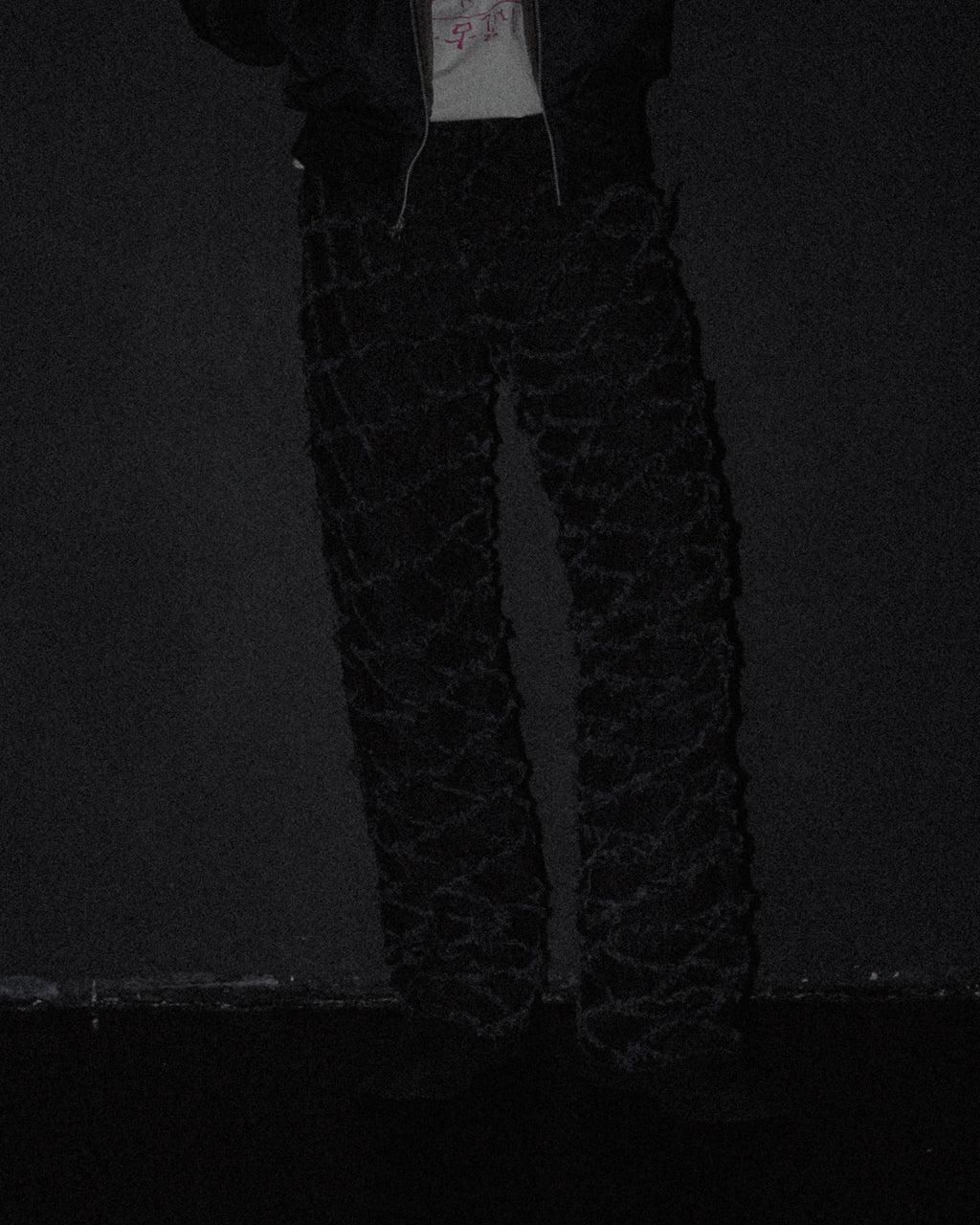 DISTRESS ARYGLE JEANS